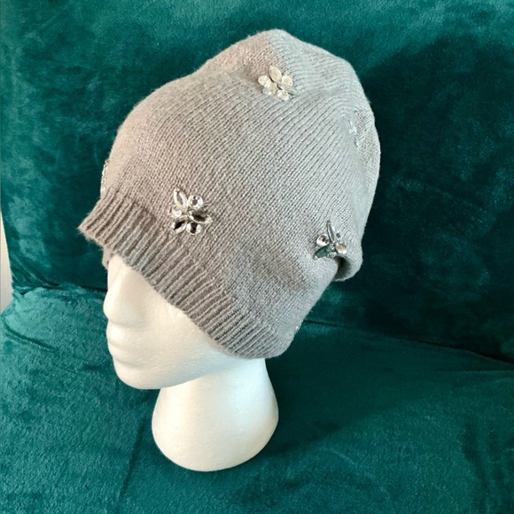 Betsey Johnson Accessories - Nice Betsy Johnson beanie 🌟🌟🌟